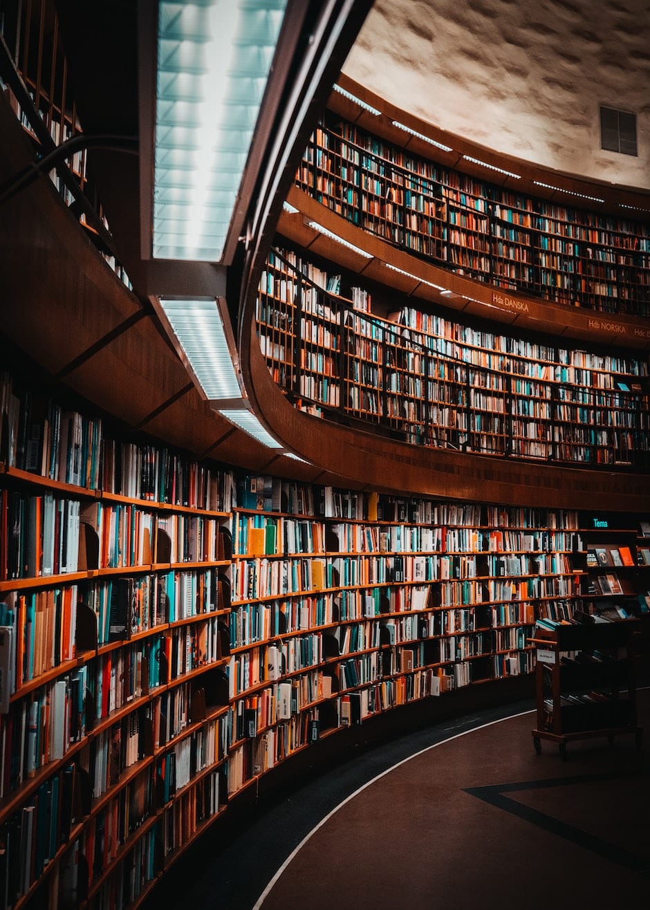 Bücherordnung in einer Bibliothek